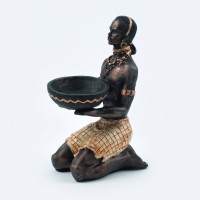 Dekofigur  Afrikanischer Mann , kniend, 22 x 15 x 9 cm
