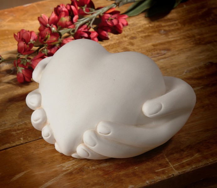 Gilde Skulptur Francis Creation "Herz in H&auml;nden", 20 cm, creme